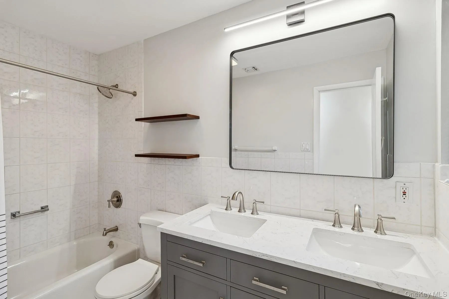 1 Woodview Way, Southampton, NY, 3 Bedrooms Bedrooms, 7 Rooms Rooms,2 BathroomsBathrooms,Residential Lease,For Rent,Woodview,0,845987 1 Woodview Way, Southampton, NY, 3 Bedrooms Bedrooms, 7 Rooms Rooms,2 BathroomsBathrooms,Residential Lease,For Rent,Woodview,0,845987