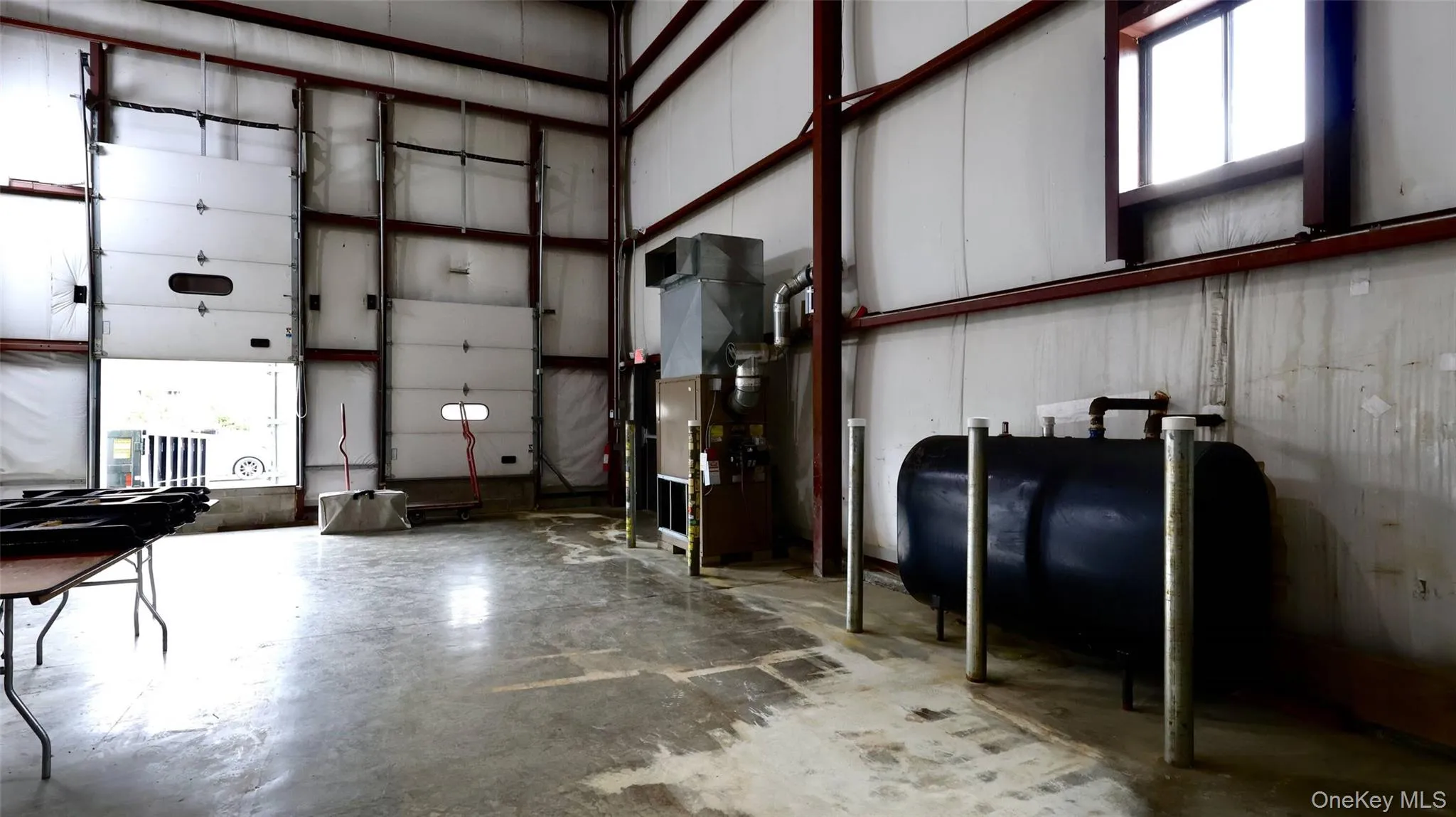 Garage with heating fuel Garage with heating fuel