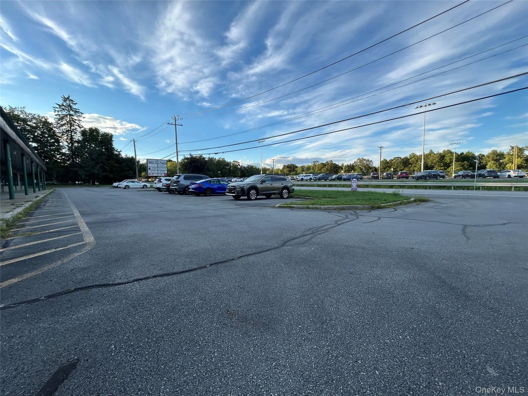 Ample parking spaces. Ample parking spaces.