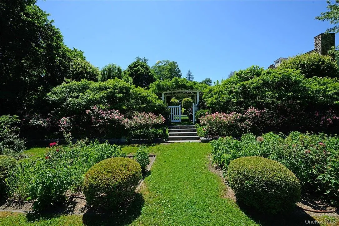 2007 A/B Purchase Street, Harrison, NY, 8 Bedrooms Bedrooms, 21 Rooms Rooms,8 BathroomsBathrooms,Residential,For Rent,Purchase Street,0,848181 2007 A/B Purchase Street, Harrison, NY, 8 Bedrooms Bedrooms, 21 Rooms Rooms,8 BathroomsBathrooms,Residential,For Rent,Purchase Street,0,848181