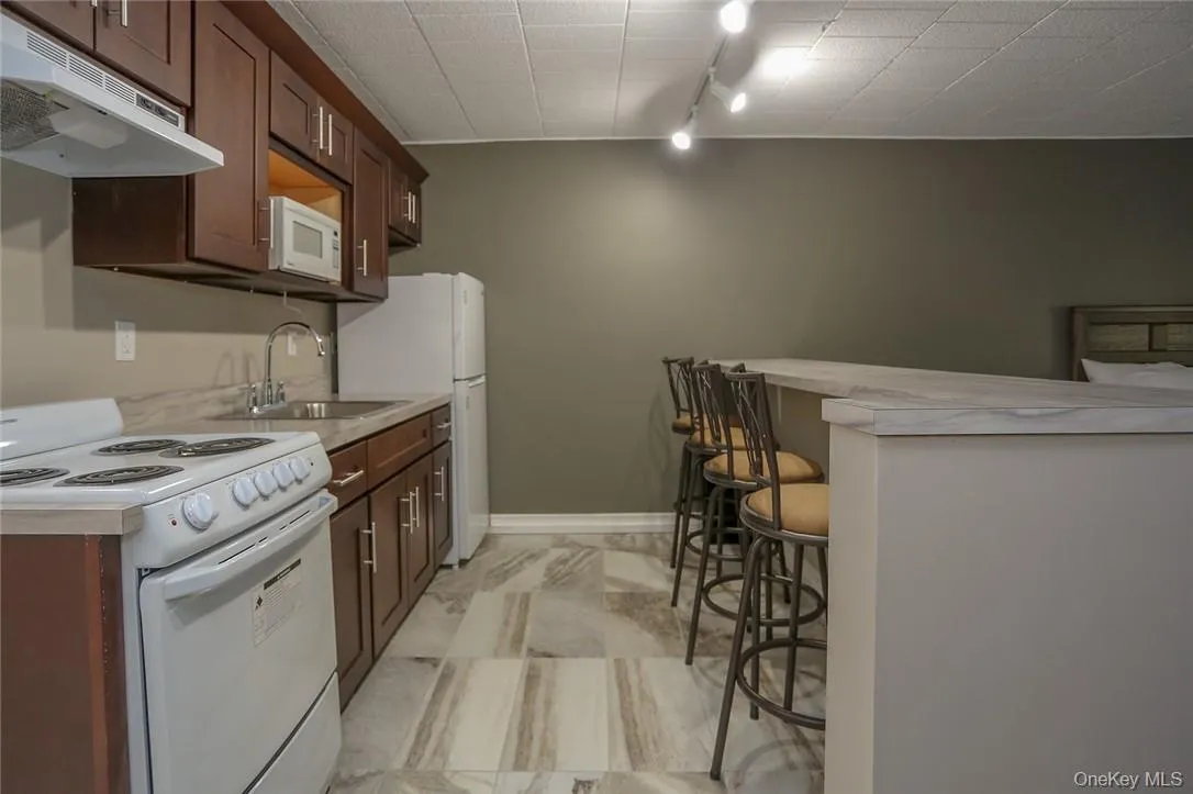 30 Route 9W, Clarkstown, NY, 2 Rooms Rooms,1 BathroomBathrooms,Residential Lease,For Rent,Route 9W,0,848866 30 Route 9W, Clarkstown, NY, 2 Rooms Rooms,1 BathroomBathrooms,Residential Lease,For Rent,Route 9W,0,848866