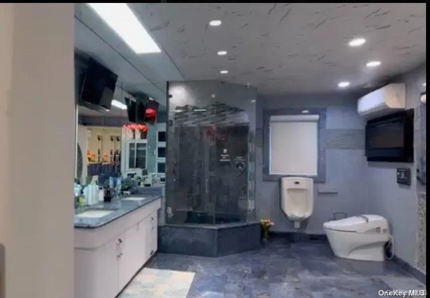 215-40 27th Avenue, New York, NY, 6 Bedrooms Bedrooms, 13 Rooms Rooms,6 BathroomsBathrooms,Residential Lease,For Rent,27th,0,849294 215-40 27th Avenue, New York, NY, 6 Bedrooms Bedrooms, 13 Rooms Rooms,6 BathroomsBathrooms,Residential Lease,For Rent,27th,0,849294