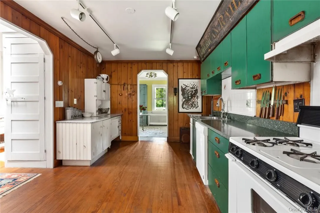 31 Kittredge Drive, Kent, NY, 6 Bedrooms Bedrooms, 11 Rooms Rooms,4 BathroomsBathrooms,Residential Lease,For Rent,Kittredge,0,849695 31 Kittredge Drive, Kent, NY, 6 Bedrooms Bedrooms, 11 Rooms Rooms,4 BathroomsBathrooms,Residential Lease,For Rent,Kittredge,0,849695