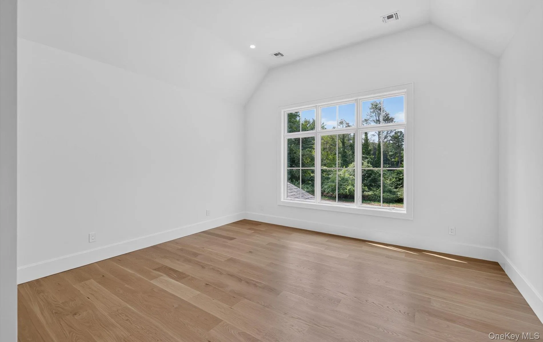 2 Gate Road, Huntington, NY, 6 Bedrooms Bedrooms, 12 Rooms Rooms,6 BathroomsBathrooms,Residential,For Rent,Gate,0,850219 2 Gate Road, Huntington, NY, 6 Bedrooms Bedrooms, 12 Rooms Rooms,6 BathroomsBathrooms,Residential,For Rent,Gate,0,850219