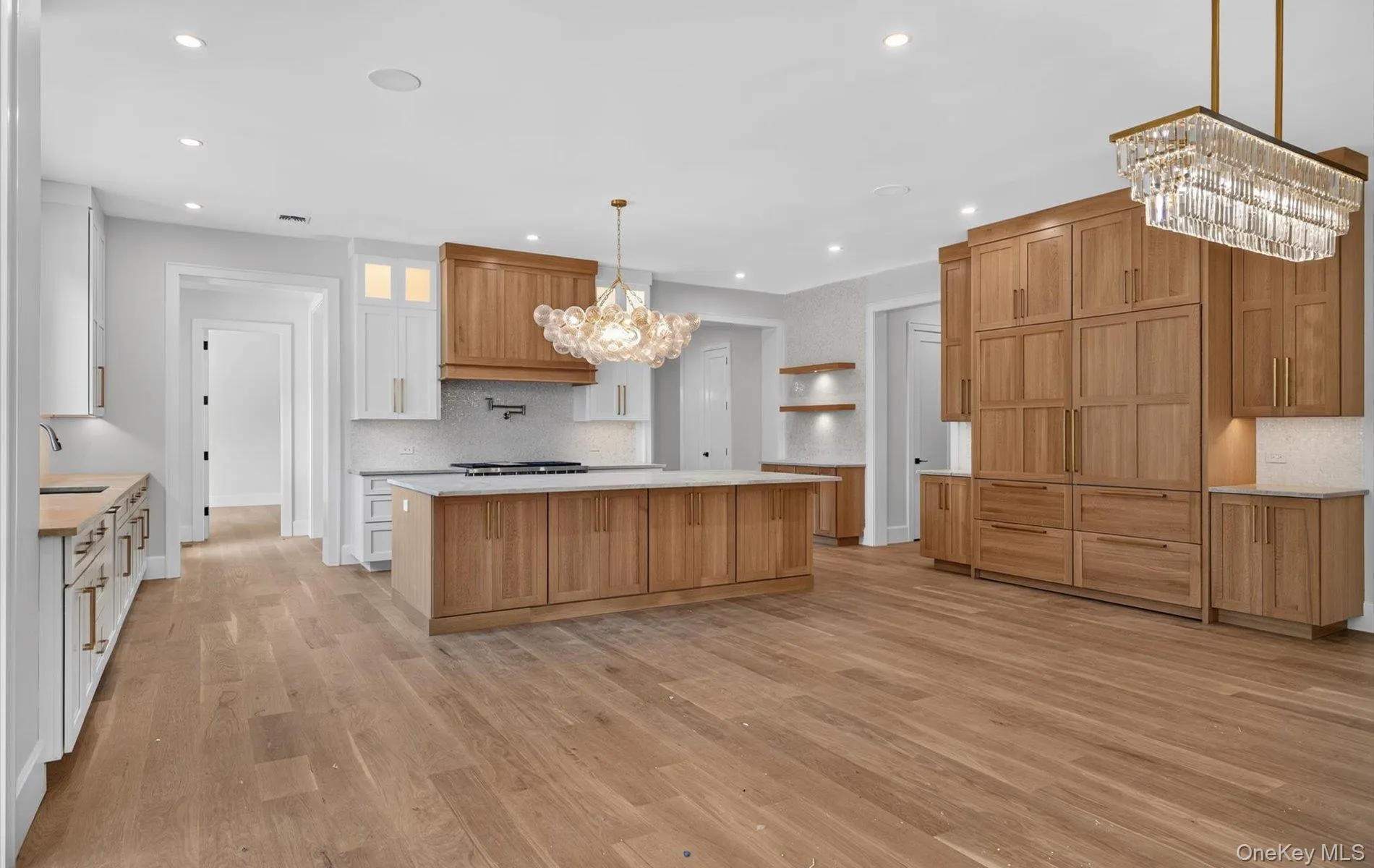 2 Gate Road, Huntington, NY, 6 Bedrooms Bedrooms, 12 Rooms Rooms,6 BathroomsBathrooms,Residential,For Rent,Gate,0,850219 2 Gate Road, Huntington, NY, 6 Bedrooms Bedrooms, 12 Rooms Rooms,6 BathroomsBathrooms,Residential,For Rent,Gate,0,850219