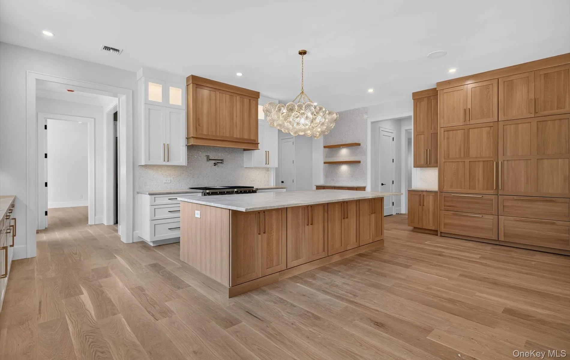 2 Gate Road, Huntington, NY, 6 Bedrooms Bedrooms, 12 Rooms Rooms,6 BathroomsBathrooms,Residential,For Rent,Gate,0,850219 2 Gate Road, Huntington, NY, 6 Bedrooms Bedrooms, 12 Rooms Rooms,6 BathroomsBathrooms,Residential,For Rent,Gate,0,850219