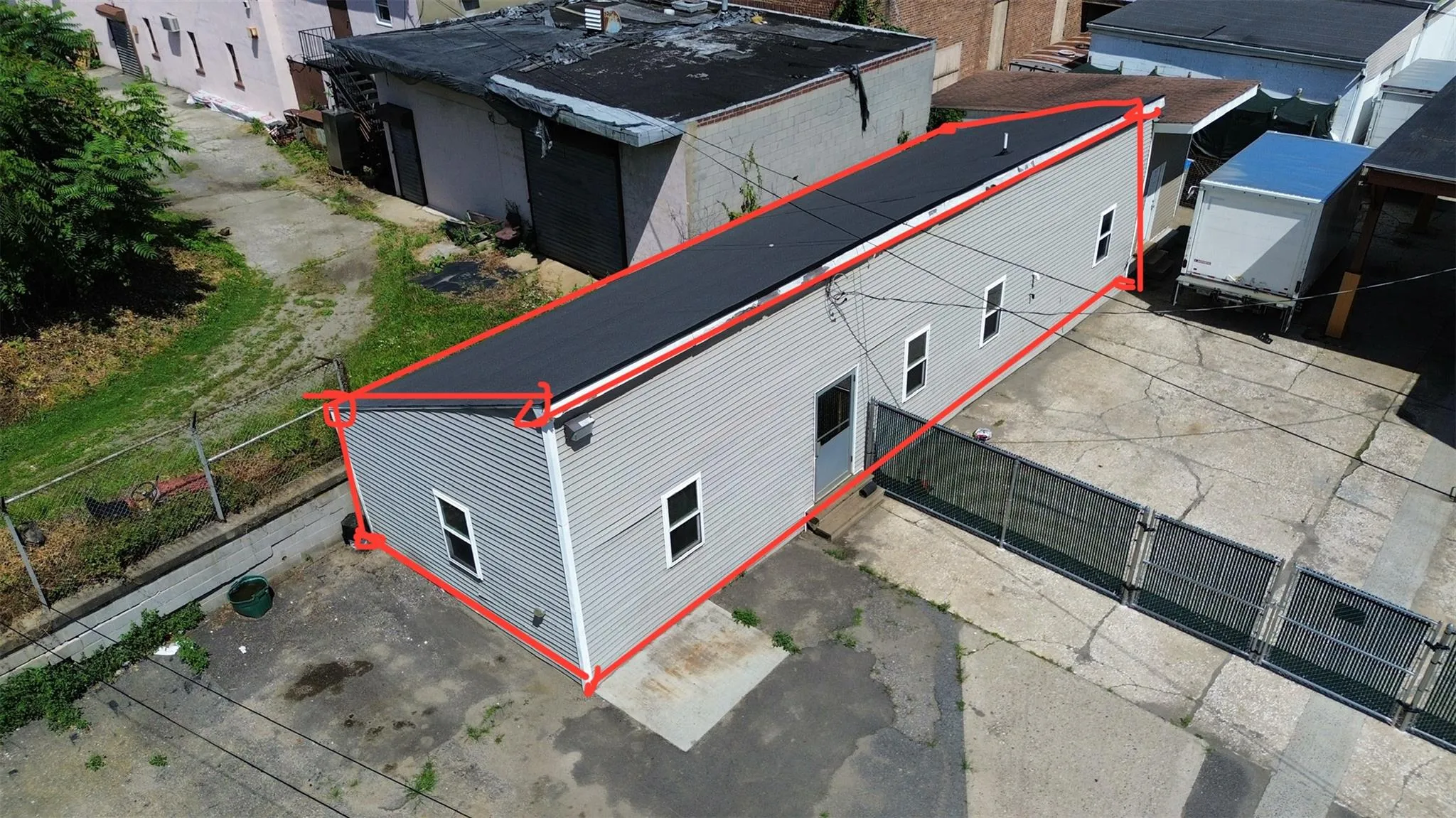 750 sq. ft. of storage 750 sq. ft. of storage