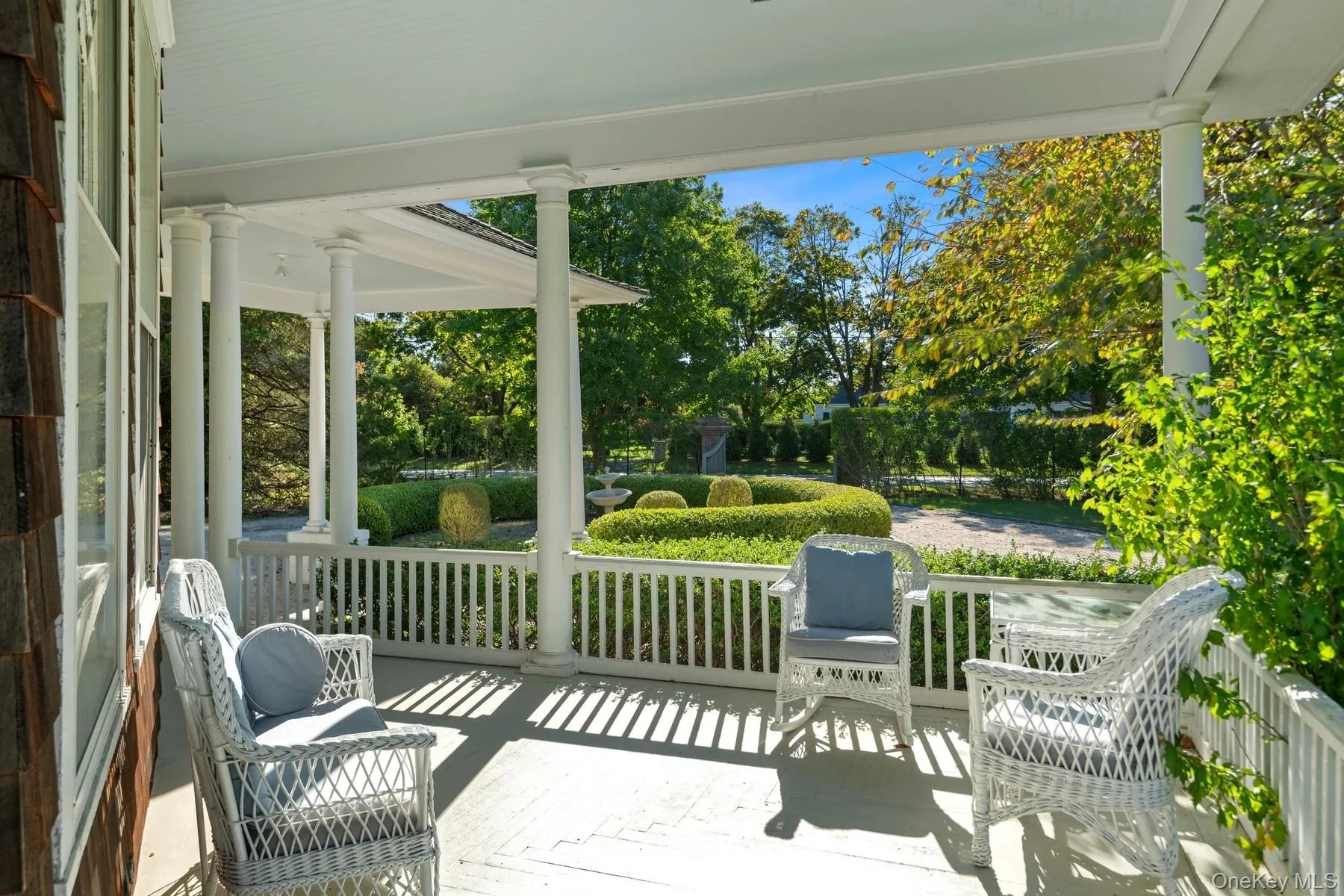 Covered porches Covered porches