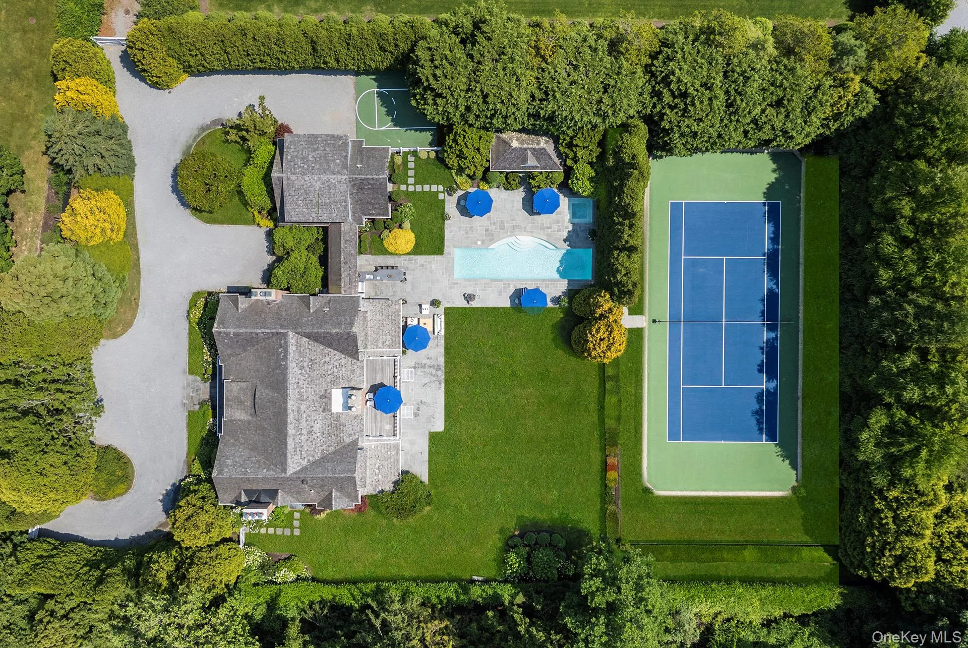 Drone / aerial view Drone / aerial view