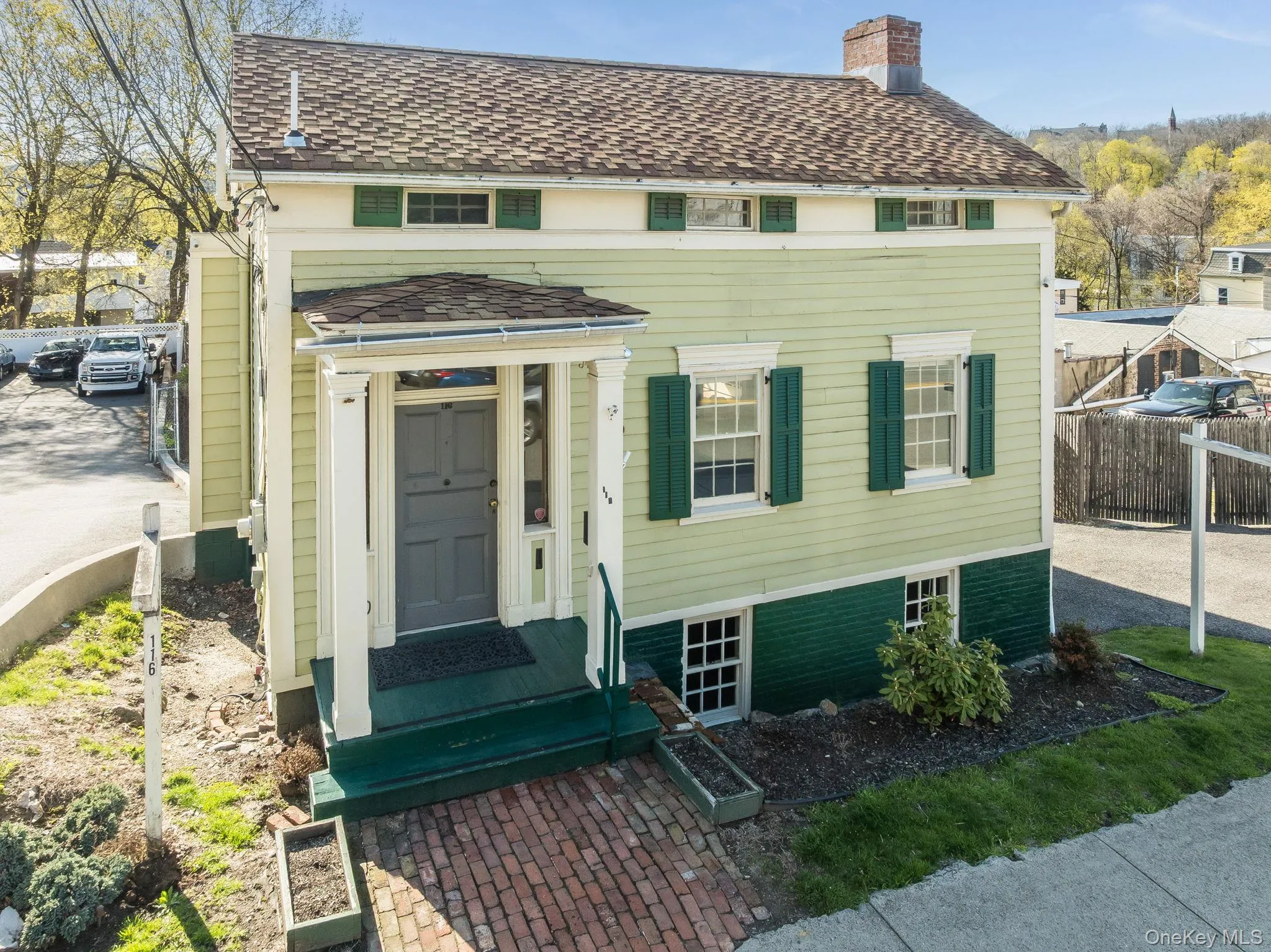 Open an office with that has character and a distinctive look. Open an office with that has character and a distinctive look.