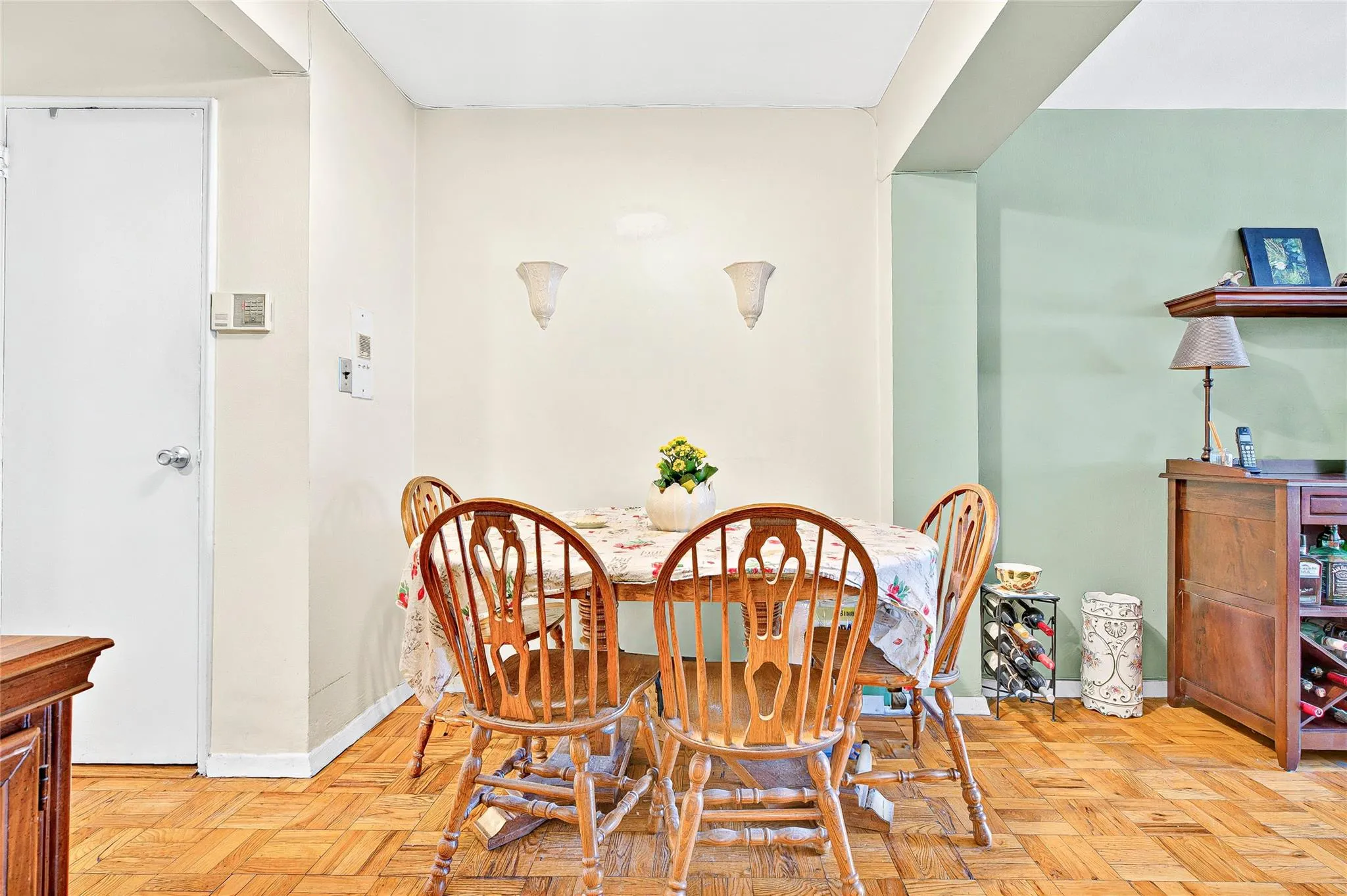Dining room featuring baseboards Dining room featuring baseboards