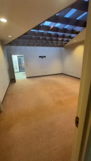 Large, central conference or waiting room Large, central conference or waiting room