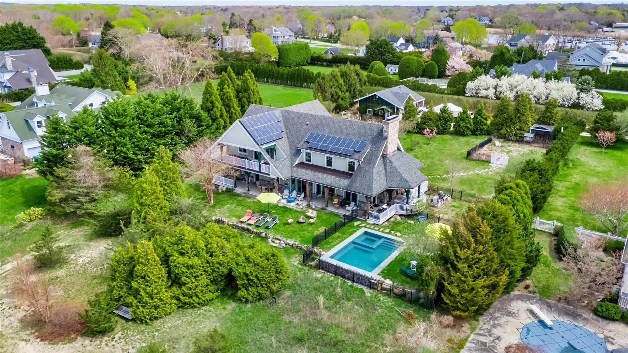 Bird's eye view featuring a residential view Bird's eye view featuring a residential view