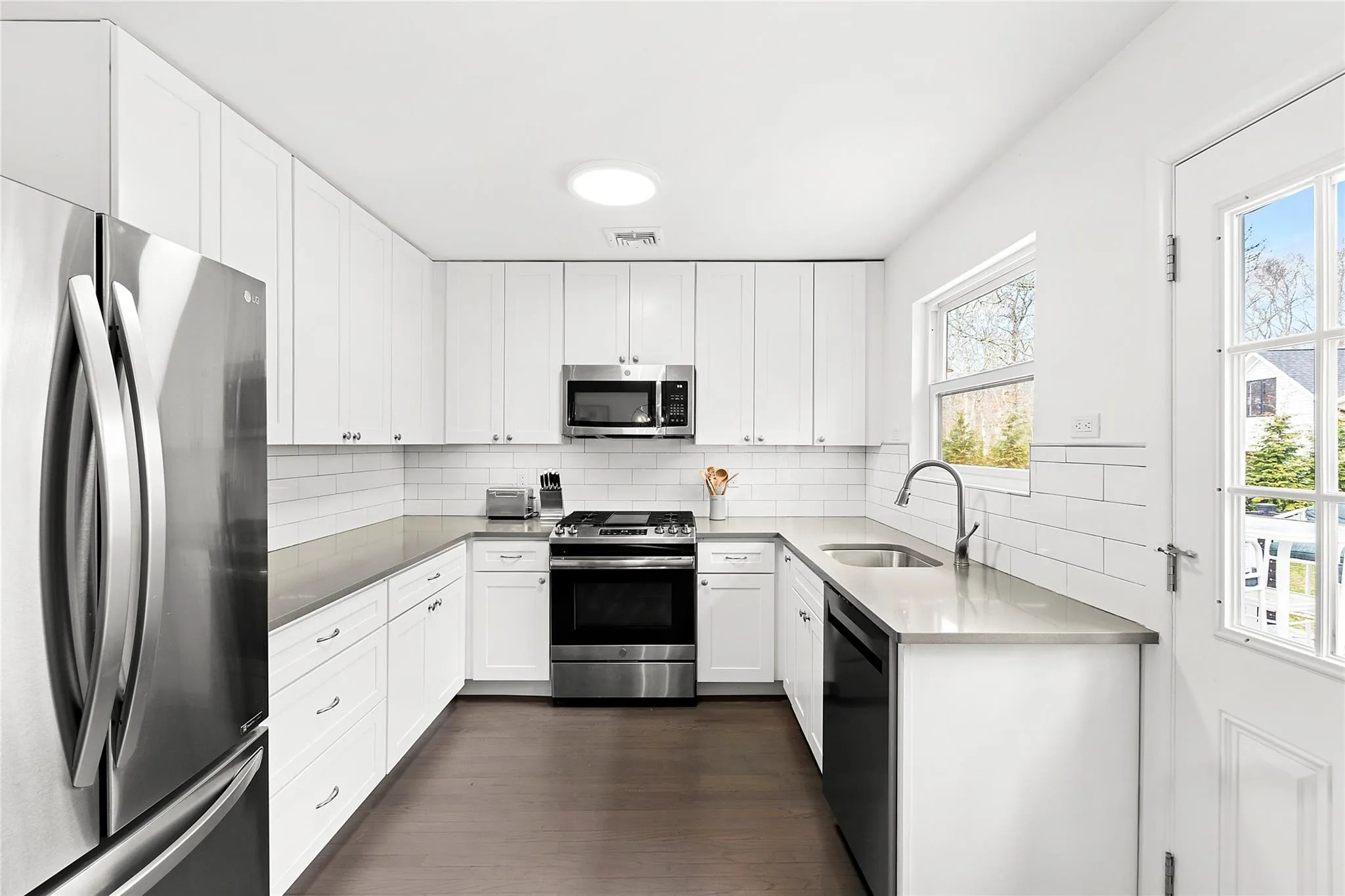 14 Old Main Road, Southampton, NY, 3 Bedrooms Bedrooms, 10 Rooms Rooms,2 BathroomsBathrooms,Residential Lease,Idx,Old Main,0,855138 14 Old Main Road, Southampton, NY, 3 Bedrooms Bedrooms, 10 Rooms Rooms,2 BathroomsBathrooms,Residential Lease,Idx,Old Main,0,855138