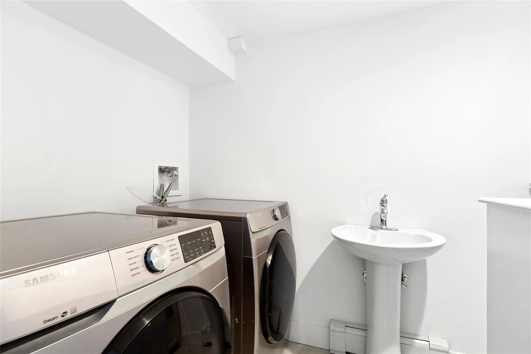 14 Old Main Road, Southampton, NY, 3 Bedrooms Bedrooms, 10 Rooms Rooms,2 BathroomsBathrooms,Residential Lease,Idx,Old Main,0,855138 14 Old Main Road, Southampton, NY, 3 Bedrooms Bedrooms, 10 Rooms Rooms,2 BathroomsBathrooms,Residential Lease,Idx,Old Main,0,855138