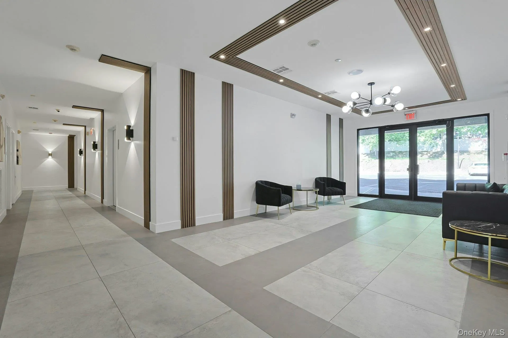 Beautiful, new contemporary design throughout. Beautiful, new contemporary design throughout.