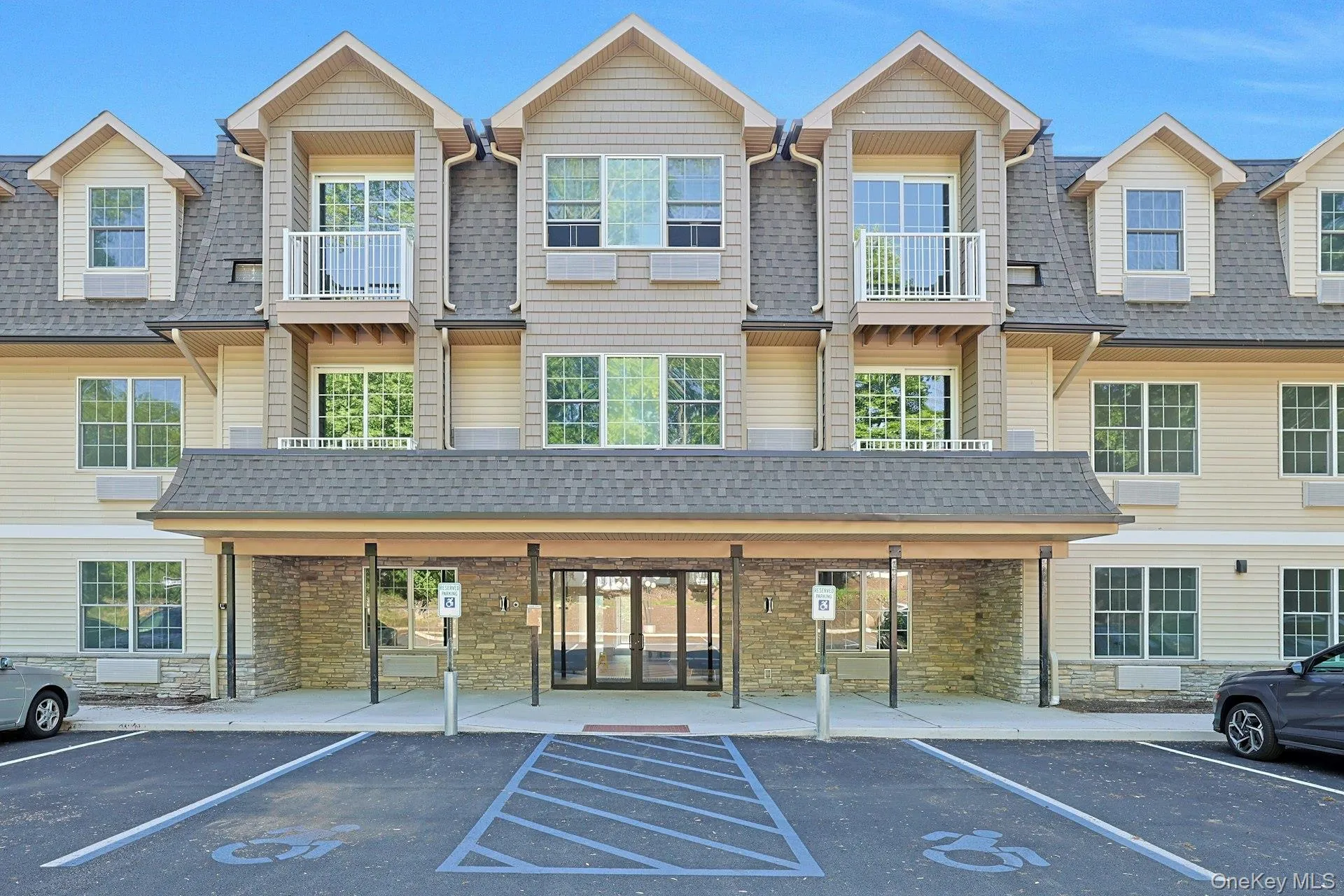 Welcome to Kennelly Square, an Over 55 Active Adult Community in the endearing Hamelt of Congers. Welcome to Kennelly Square, an Over 55 Active Adult Community in the endearing Hamelt of Congers.