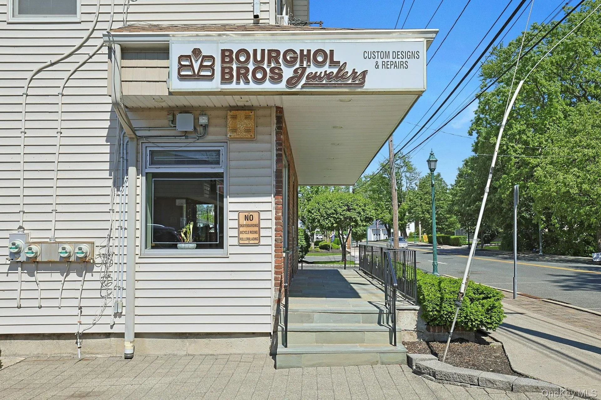 We even have a most trusted, well-known jeweler right here in Congers! We even have a most trusted, well-known jeweler right here in Congers!