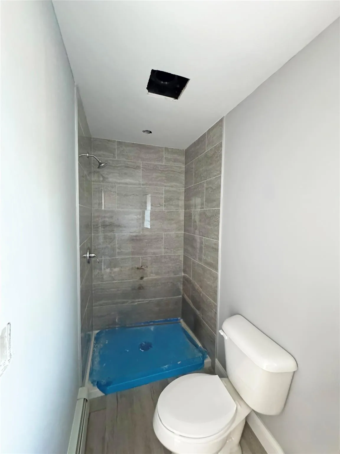 Full Bathroom Full Bathroom