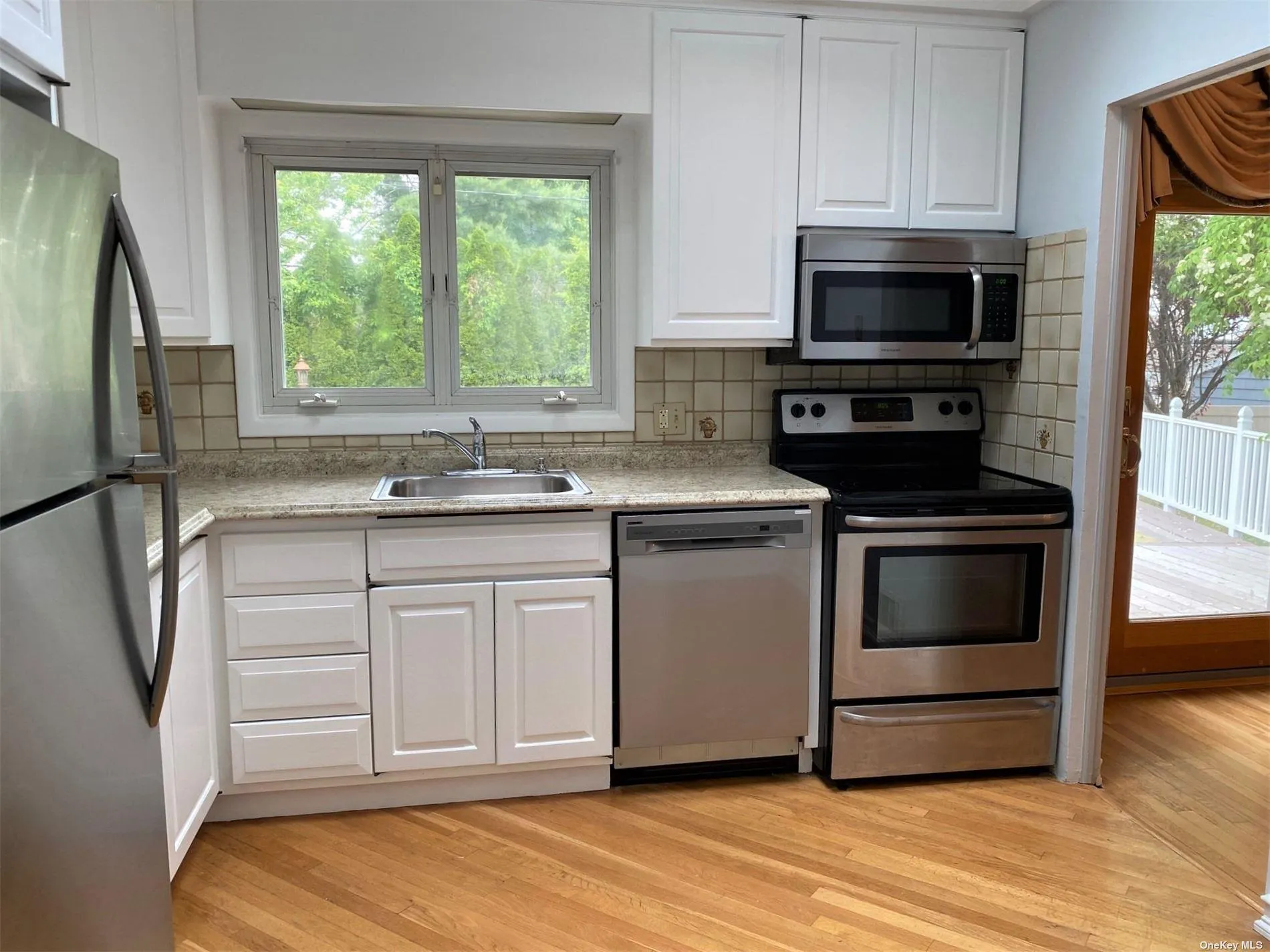 KITCHEN KITCHEN