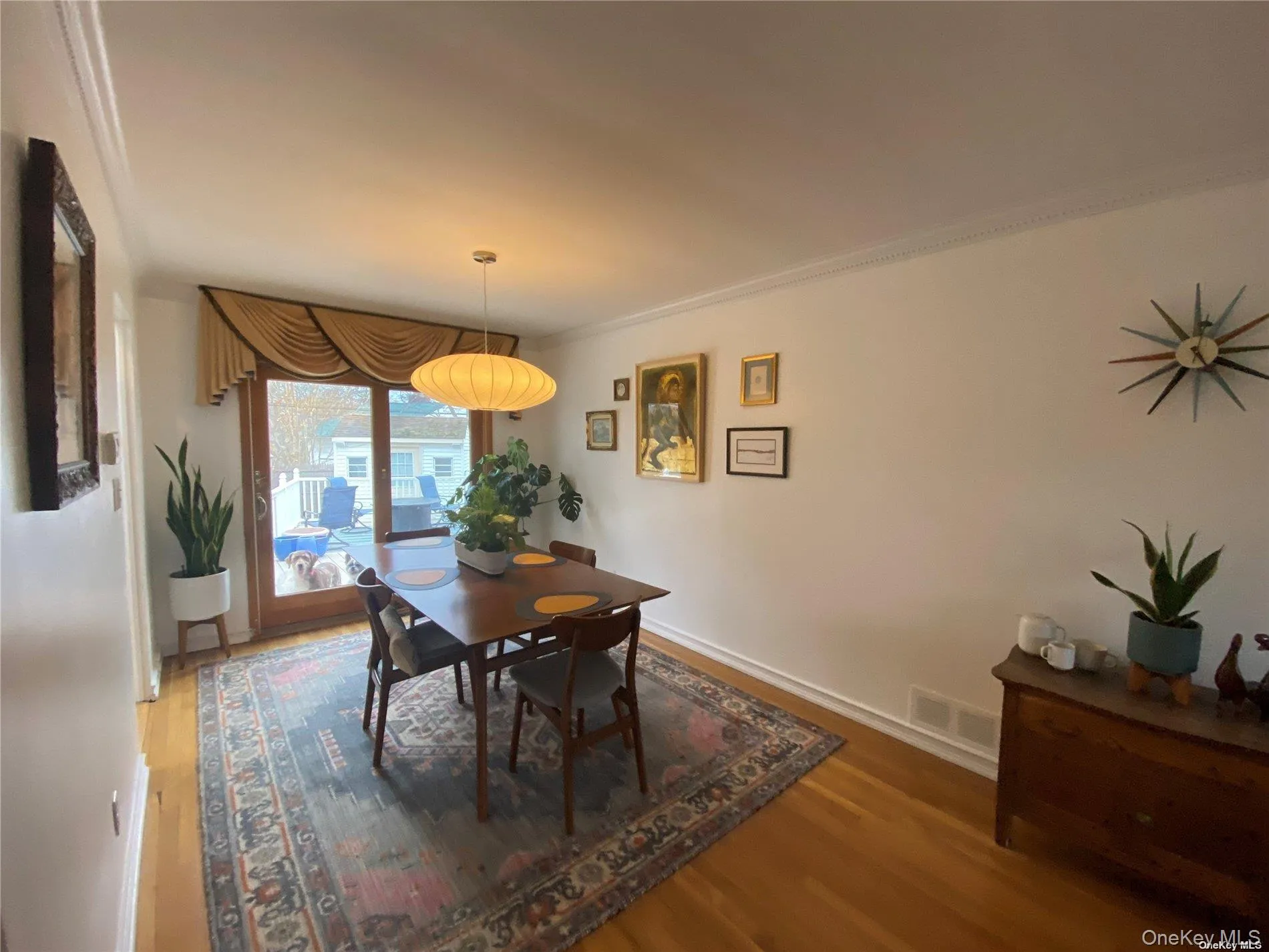 DINING ROOM DINING ROOM