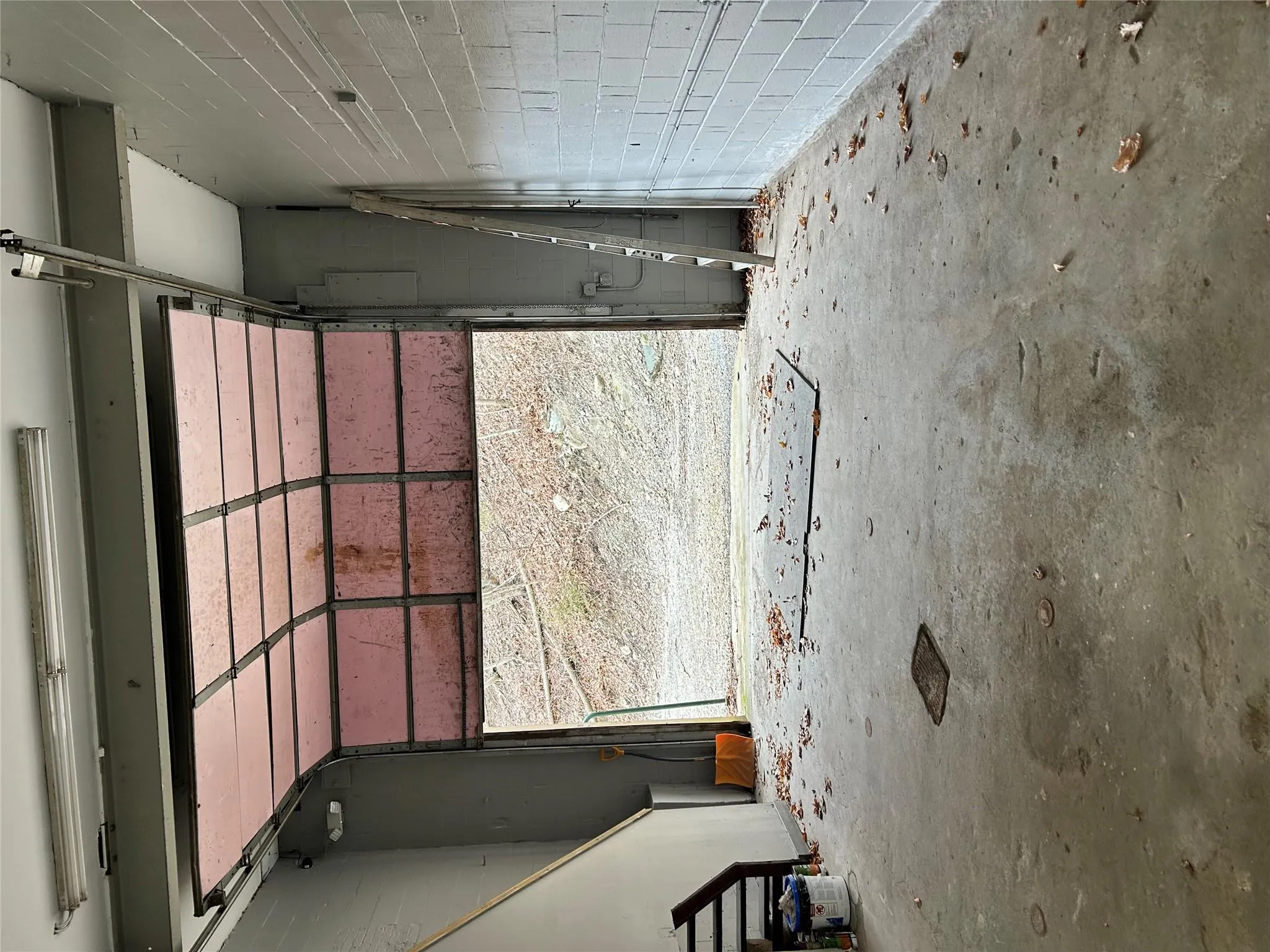 Garage with concrete block wall Garage with concrete block wall