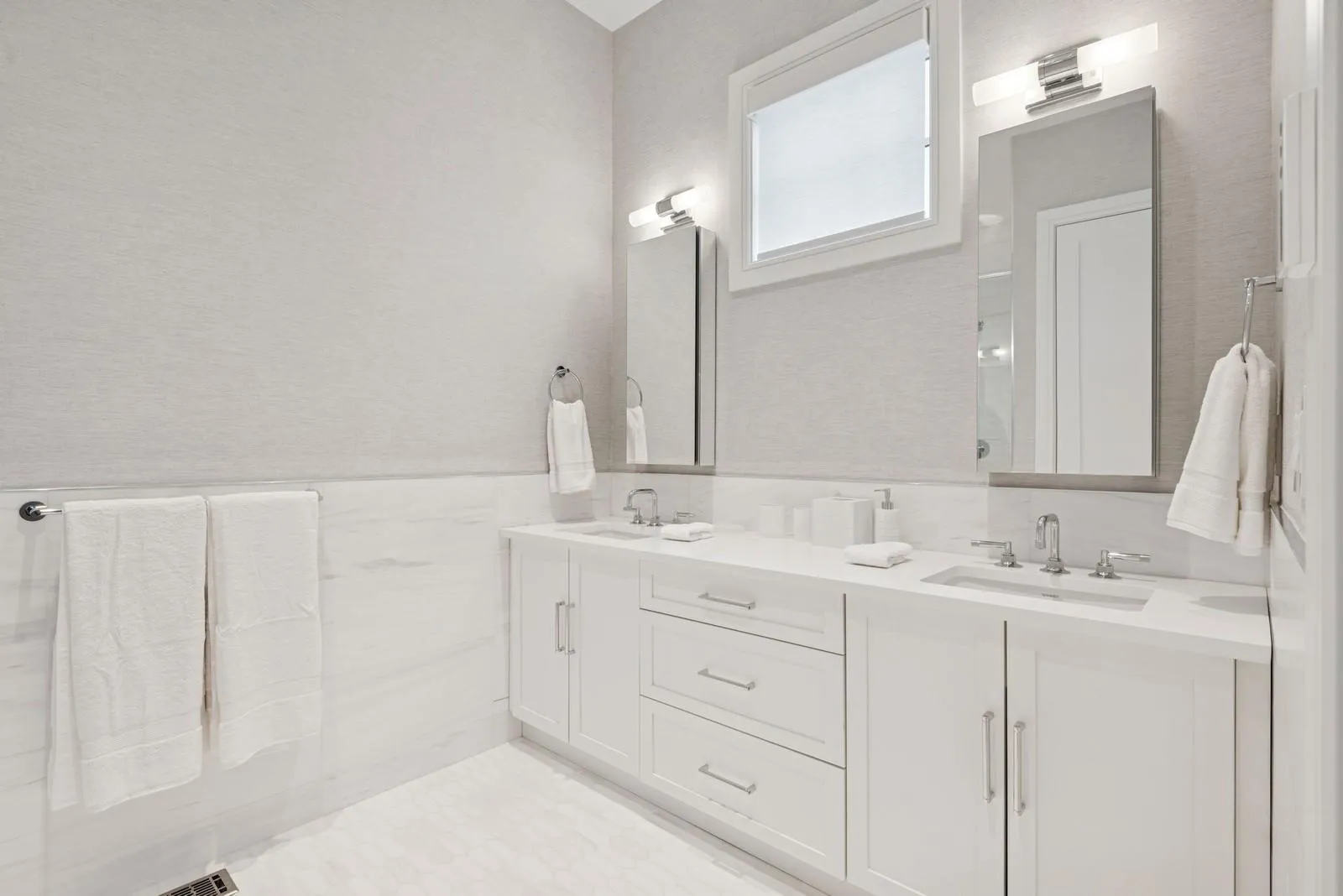 Bathroom with double vanity Bathroom with double vanity