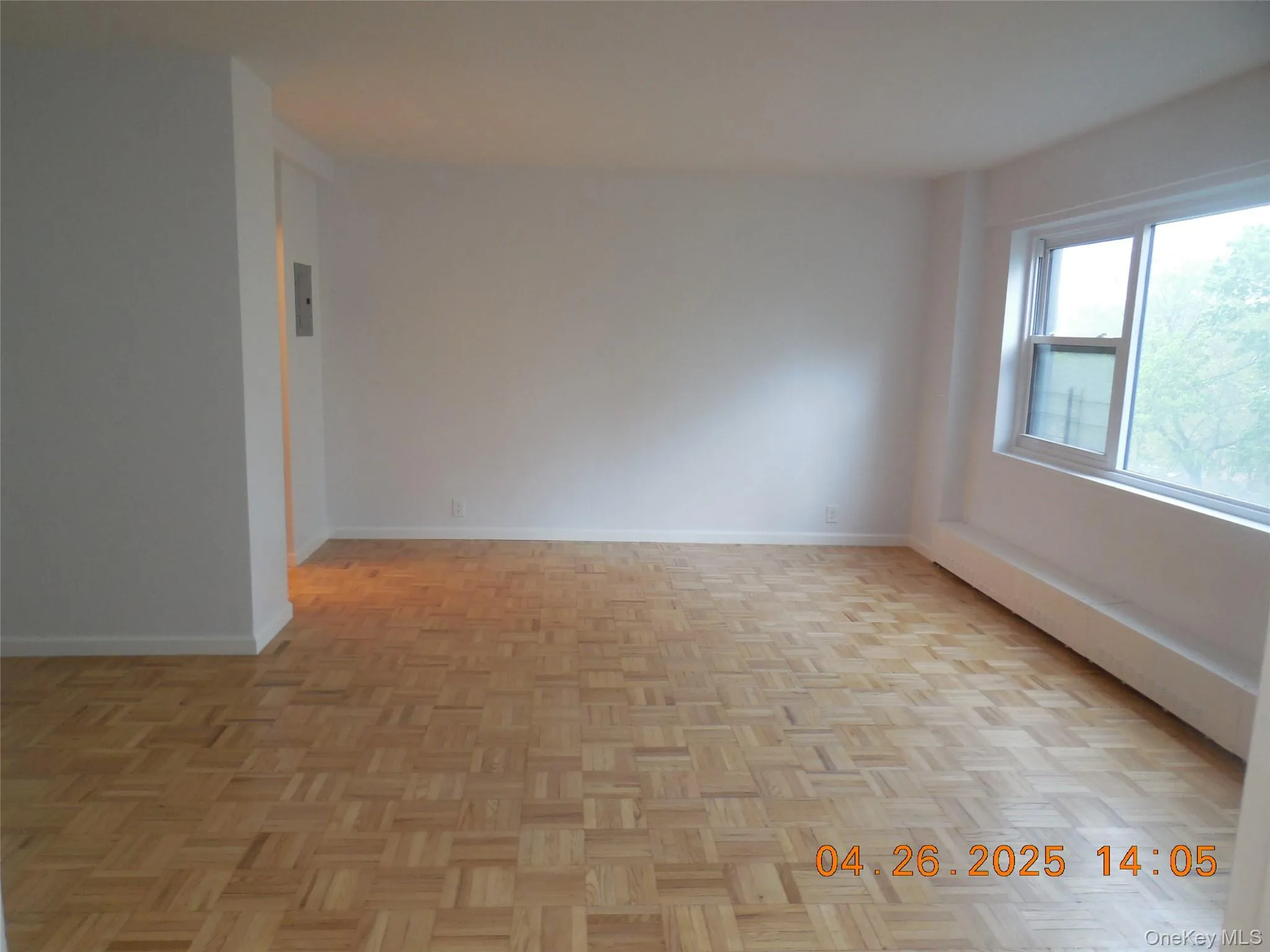 Unfurnished room featuring baseboards Unfurnished room featuring baseboards