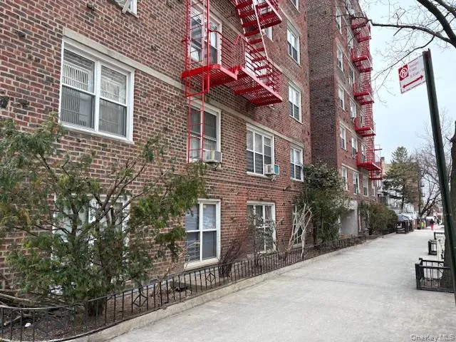 3176 Decatur Avenue, New York, NY, 2 Bedrooms Bedrooms, 4 Rooms Rooms,1 BathroomBathrooms,Residential,For Rent,Decatur Avenue,0,860705 3176 Decatur Avenue, New York, NY, 2 Bedrooms Bedrooms, 4 Rooms Rooms,1 BathroomBathrooms,Residential,For Rent,Decatur Avenue,0,860705