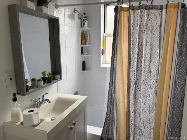 3176 Decatur Avenue, New York, NY, 2 Bedrooms Bedrooms, 4 Rooms Rooms,1 BathroomBathrooms,Residential,For Rent,Decatur Avenue,0,860705 3176 Decatur Avenue, New York, NY, 2 Bedrooms Bedrooms, 4 Rooms Rooms,1 BathroomBathrooms,Residential,For Rent,Decatur Avenue,0,860705