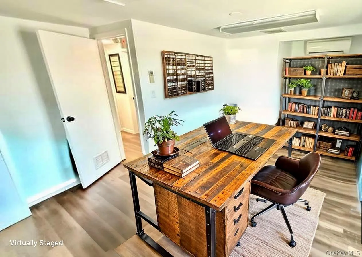 STAGED OFFICE 1 STAGED OFFICE 1