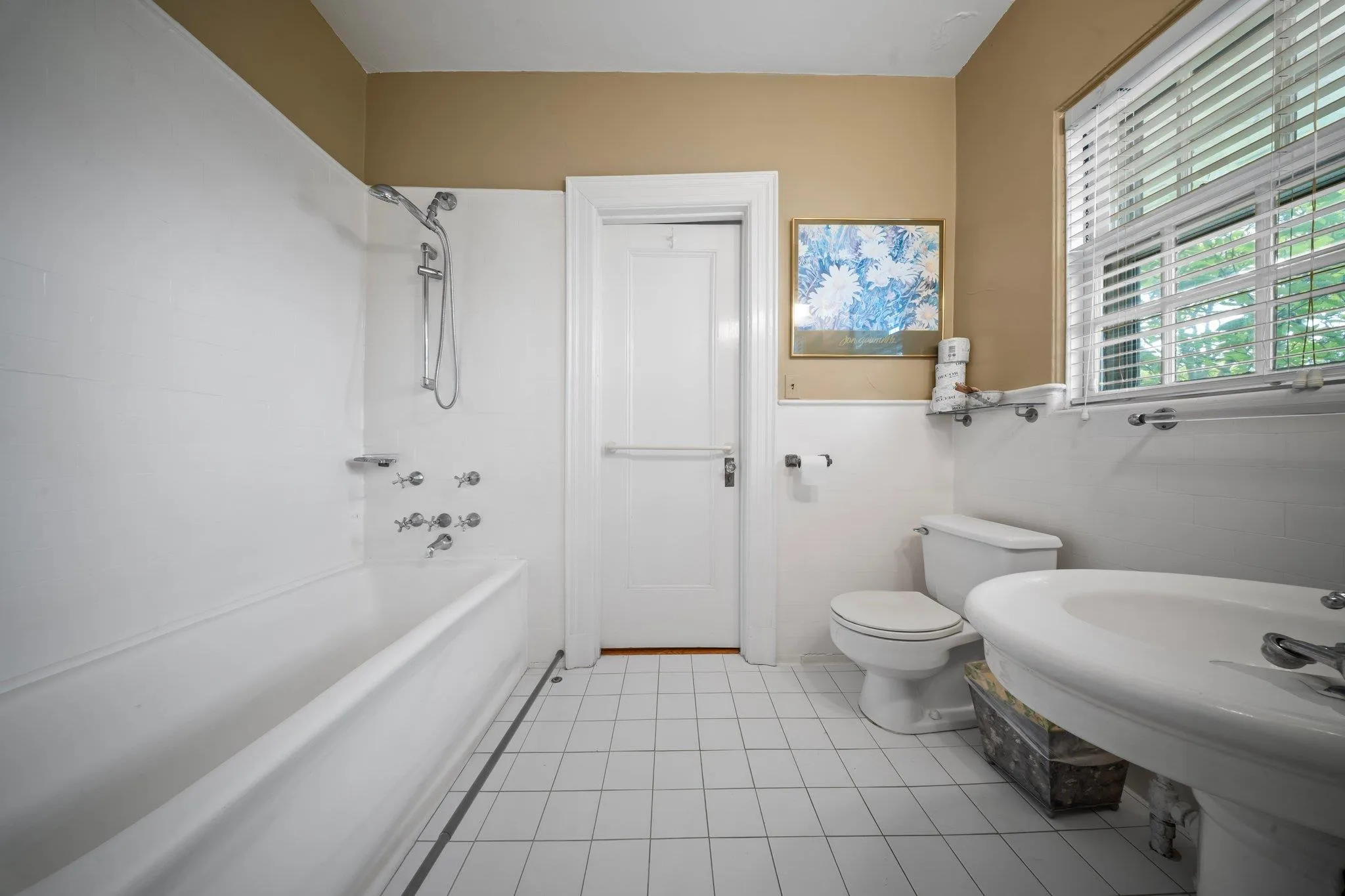 10-08 Shore Road, New York, NY, 4 Bedrooms Bedrooms, 14 Rooms Rooms,4 BathroomsBathrooms,Residential,For Rent,Shore,0,861328 10-08 Shore Road, New York, NY, 4 Bedrooms Bedrooms, 14 Rooms Rooms,4 BathroomsBathrooms,Residential,For Rent,Shore,0,861328