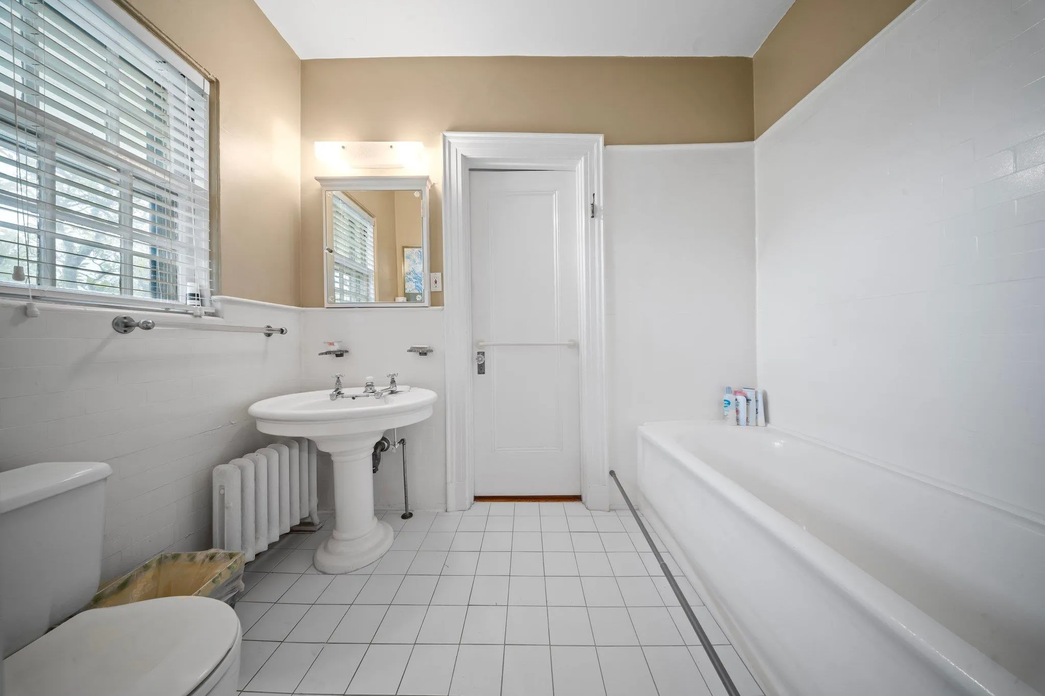 10-08 Shore Road, New York, NY, 4 Bedrooms Bedrooms, 14 Rooms Rooms,4 BathroomsBathrooms,Residential,For Rent,Shore,0,861328 10-08 Shore Road, New York, NY, 4 Bedrooms Bedrooms, 14 Rooms Rooms,4 BathroomsBathrooms,Residential,For Rent,Shore,0,861328