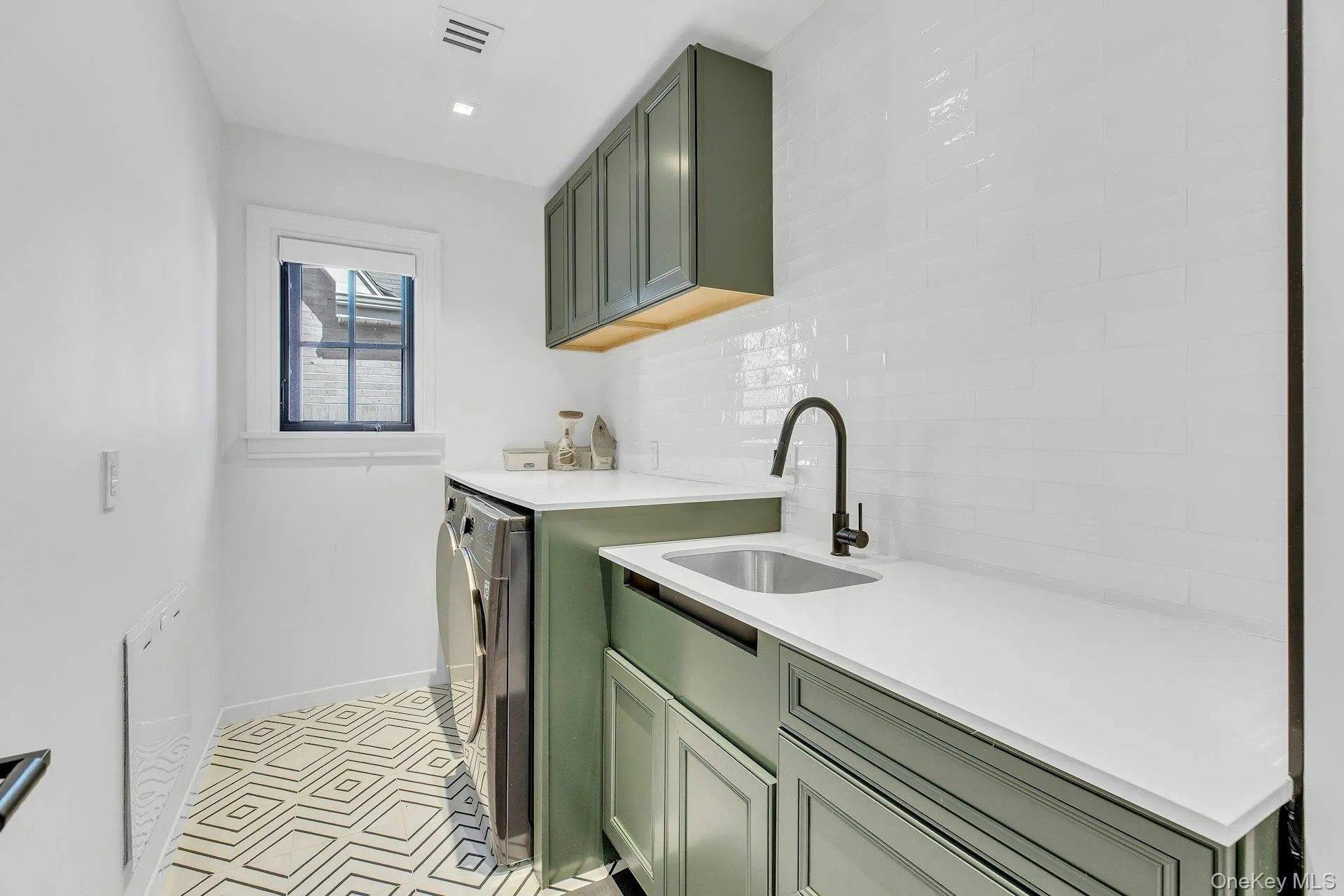 16204 12th Road, New York, NY, 3 Bedrooms Bedrooms, 6 Rooms Rooms,3 BathroomsBathrooms,Residential,For Rent,12th,0,862221 16204 12th Road, New York, NY, 3 Bedrooms Bedrooms, 6 Rooms Rooms,3 BathroomsBathrooms,Residential,For Rent,12th,0,862221
