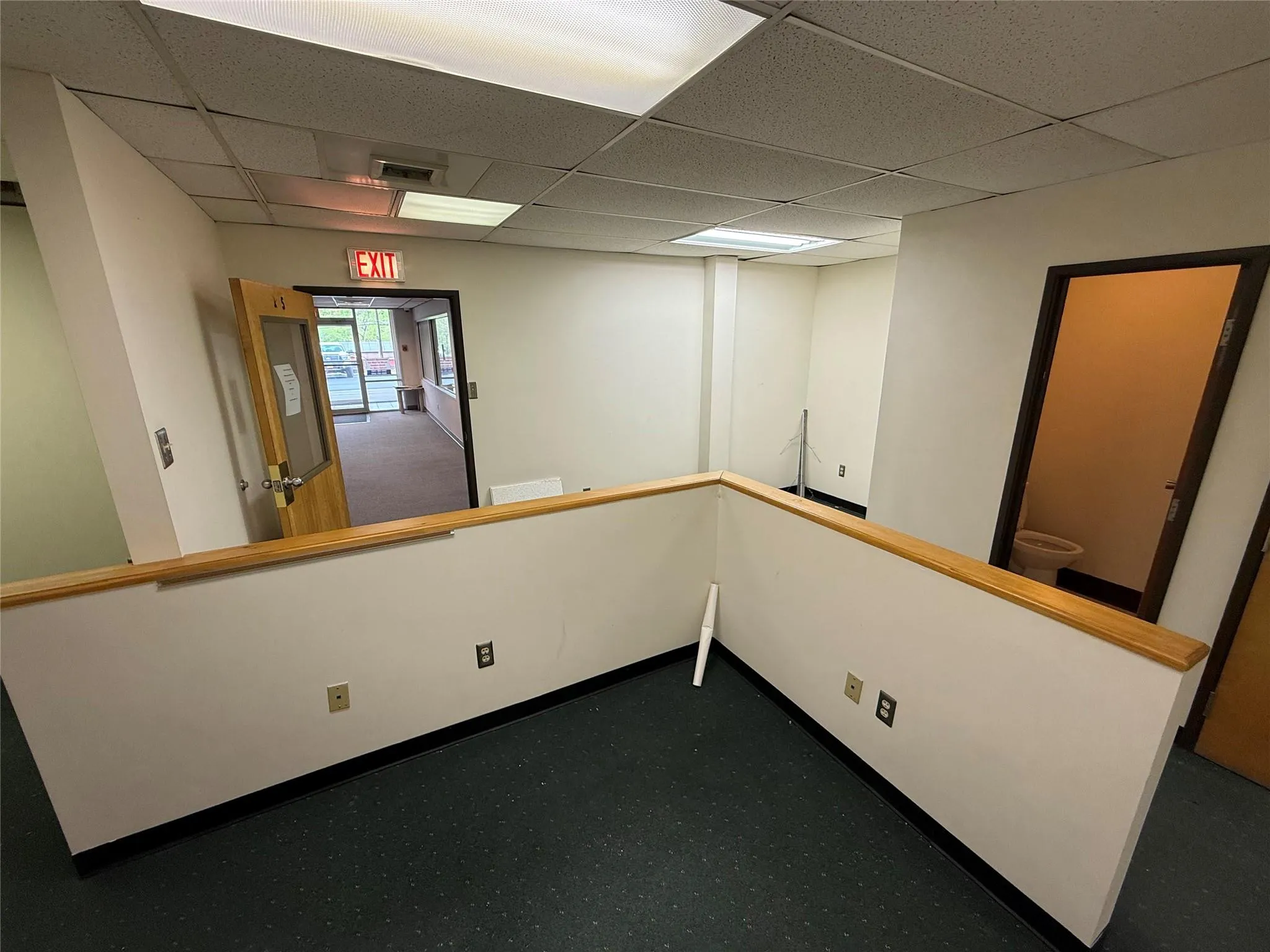 Waiting area receptionist bathroom 1 Waiting area receptionist bathroom 1