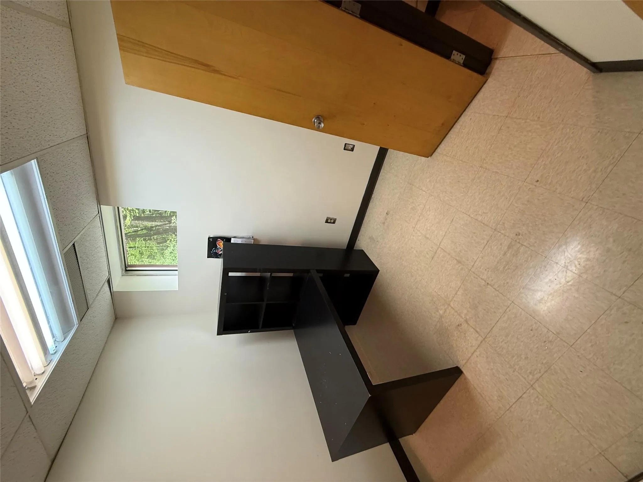 Office 1 with bathroom 2 Office 1 with bathroom 2