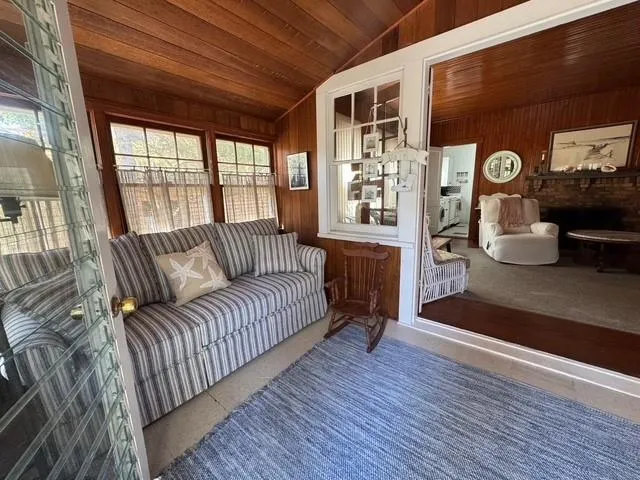 Sunroom / solarium with lofted ceiling Sunroom / solarium with lofted ceiling