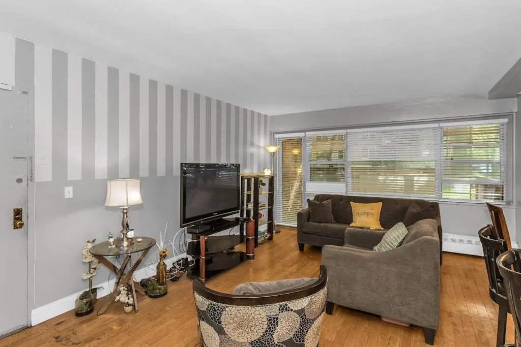 12427 Flatlands Avenue, New York, NY, 2 Bedrooms Bedrooms, 4 Rooms Rooms,1 BathroomBathrooms,Residential Sale,For Rent,Flatlands,0,863686 12427 Flatlands Avenue, New York, NY, 2 Bedrooms Bedrooms, 4 Rooms Rooms,1 BathroomBathrooms,Residential Sale,For Rent,Flatlands,0,863686