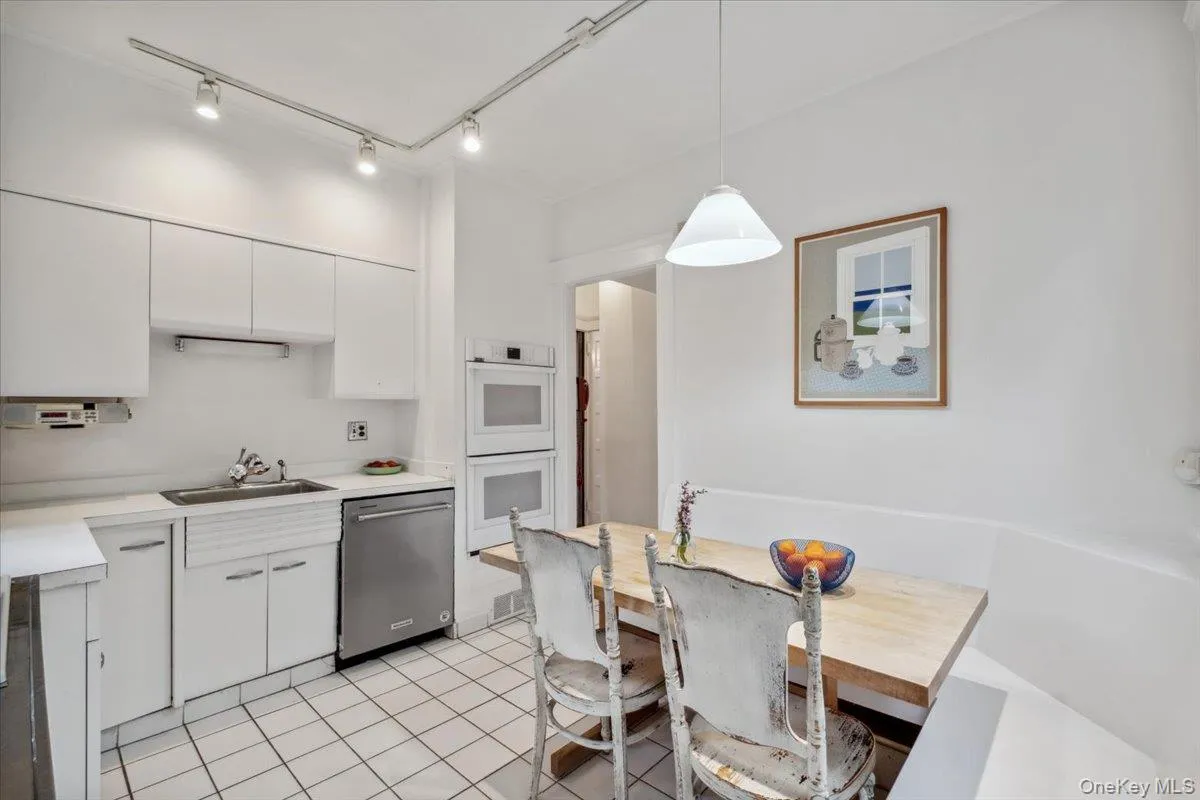 31 Seton Road, Mamaroneck, NY, 5 Bedrooms Bedrooms, 9 Rooms Rooms,3 BathroomsBathrooms,Residential,For Rent,Seton,0,864143 31 Seton Road, Mamaroneck, NY, 5 Bedrooms Bedrooms, 9 Rooms Rooms,3 BathroomsBathrooms,Residential,For Rent,Seton,0,864143
