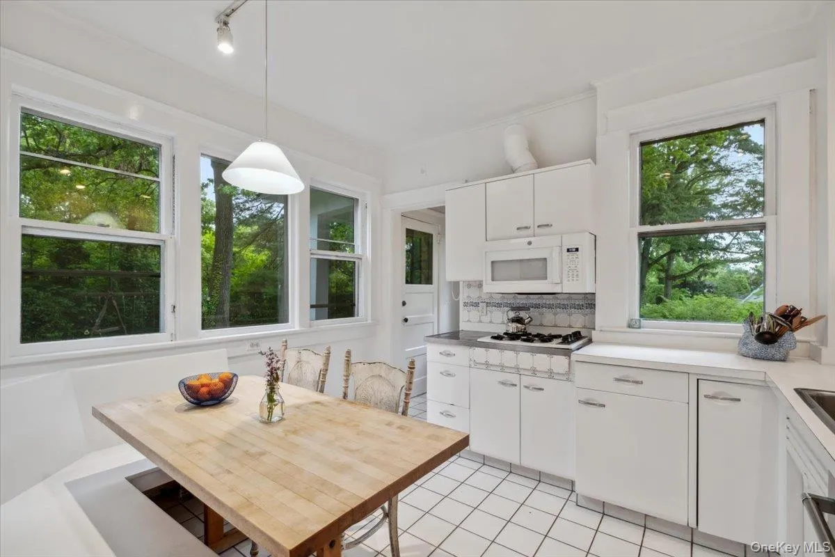31 Seton Road, Mamaroneck, NY, 5 Bedrooms Bedrooms, 9 Rooms Rooms,3 BathroomsBathrooms,Residential,For Rent,Seton,0,864143 31 Seton Road, Mamaroneck, NY, 5 Bedrooms Bedrooms, 9 Rooms Rooms,3 BathroomsBathrooms,Residential,For Rent,Seton,0,864143