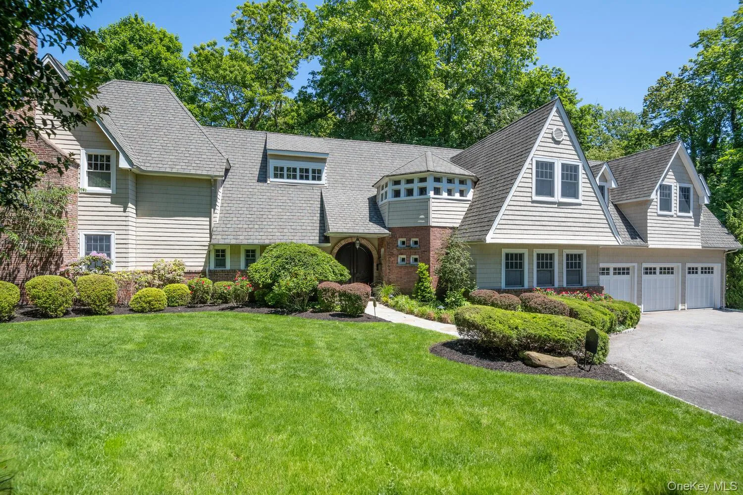 Welcome to 7 Cedar Lane Welcome to 7 Cedar Lane