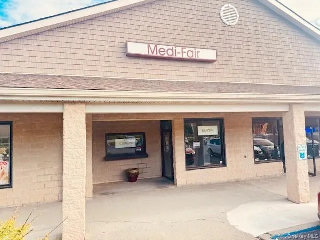 Public Entrance to Store of Office Public Entrance to Store of Office