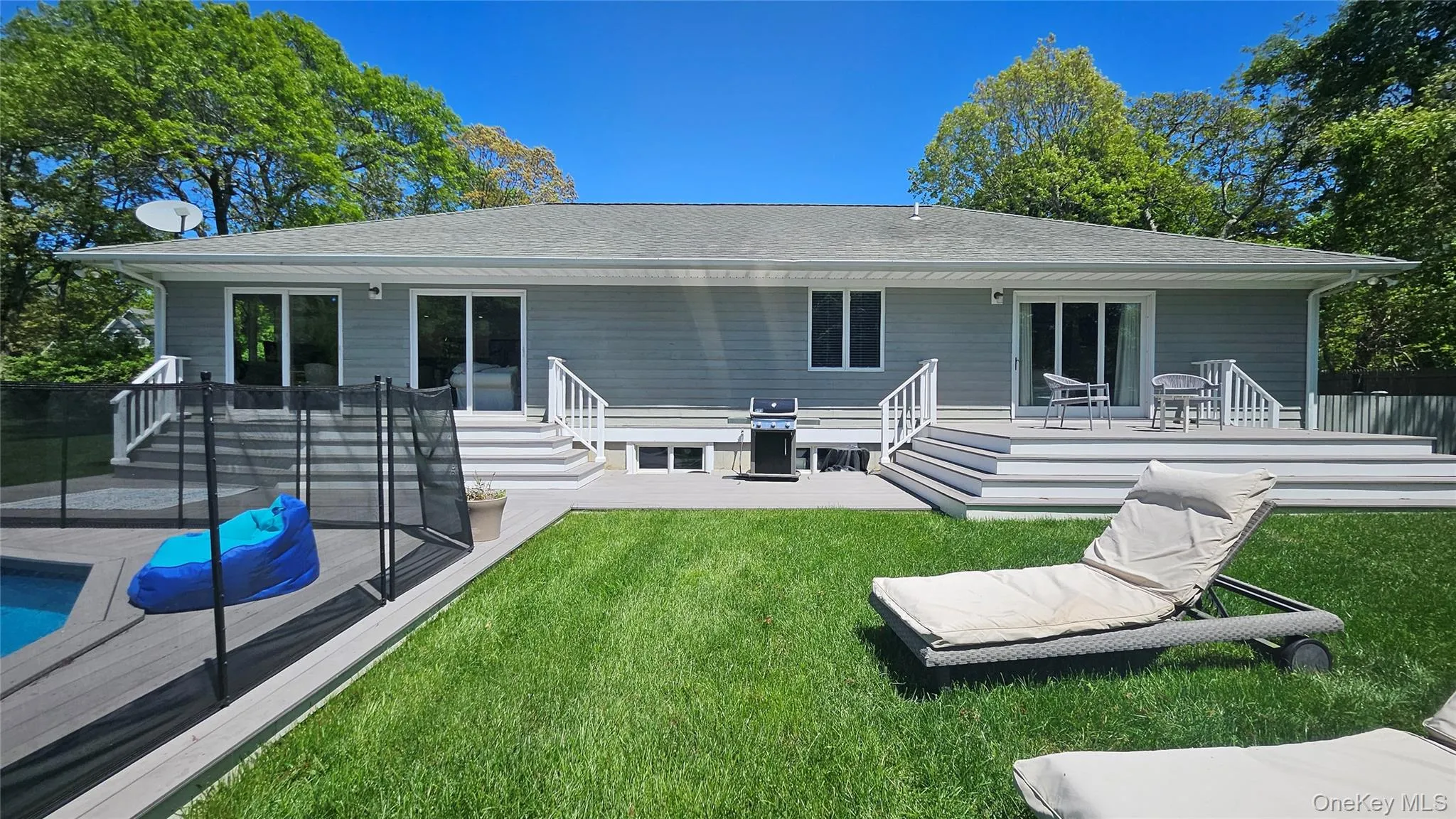 Expansive Yard Expansive Yard