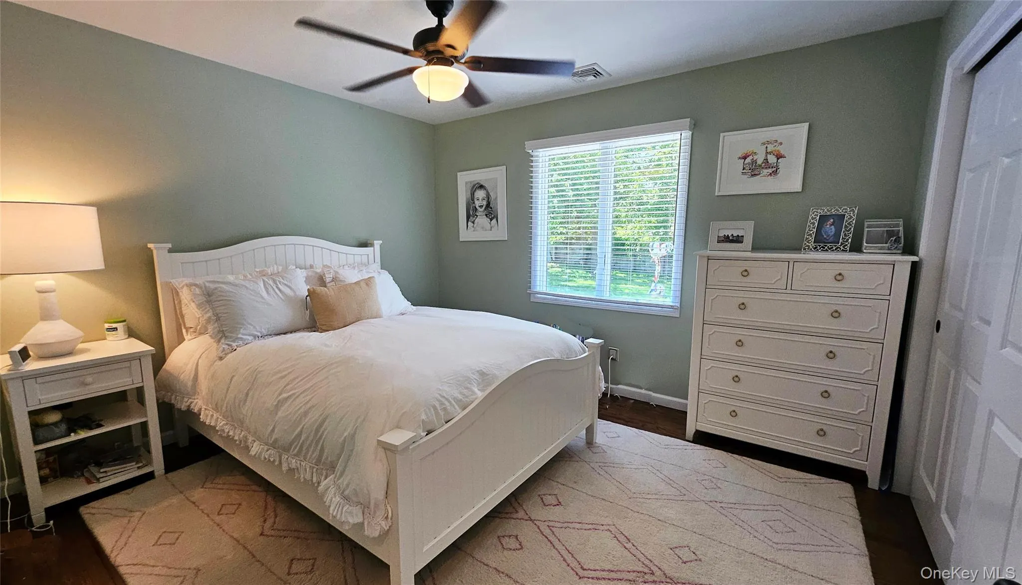 Secondguest bedroom on first floor Secondguest bedroom on first floor