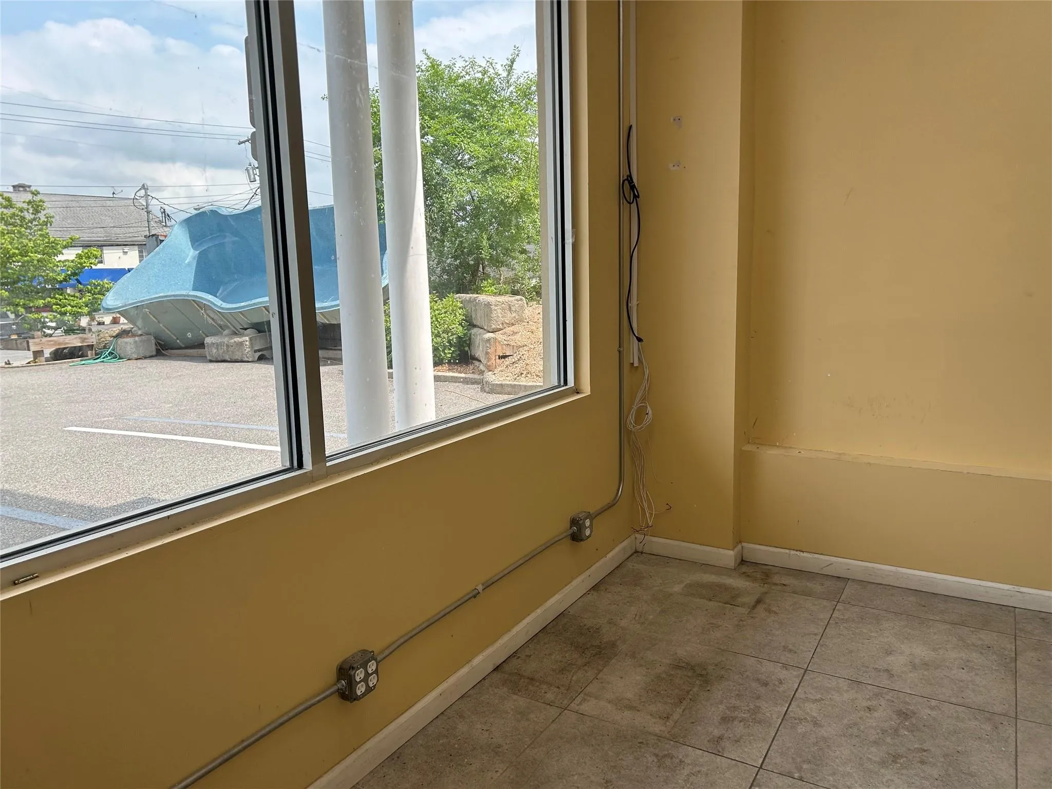 Side office Side office