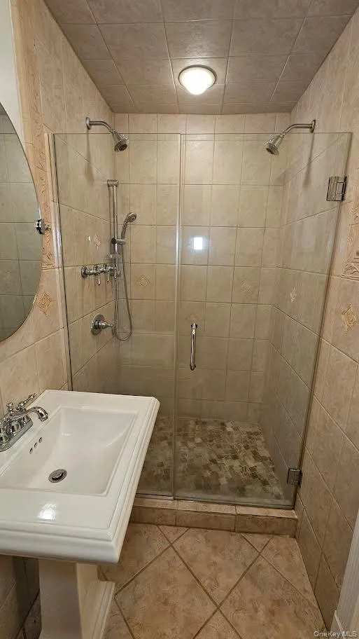 Standing shower. Standing shower.