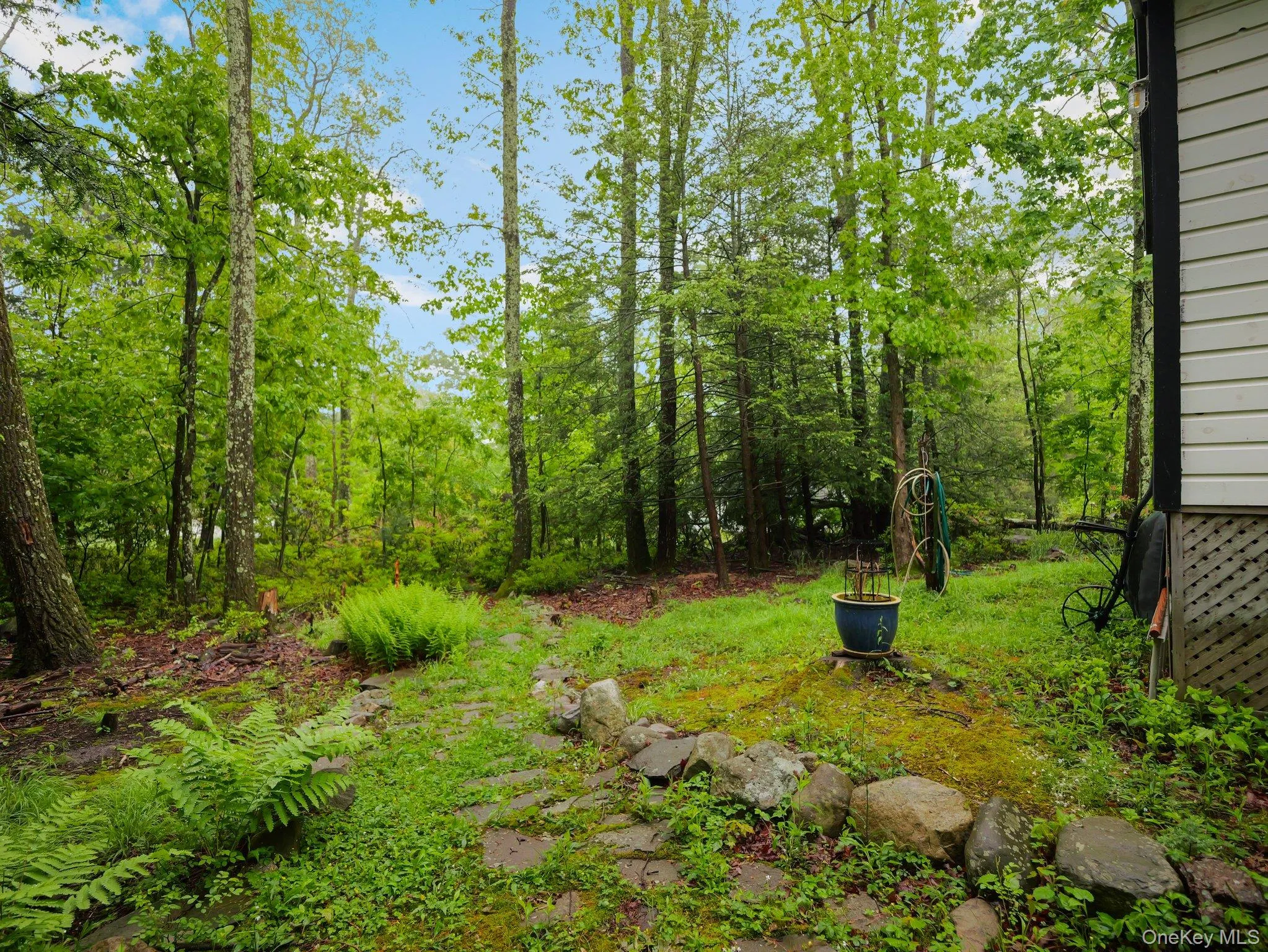 Garden path to bunk house and fire pit Garden path to bunk house and fire pit