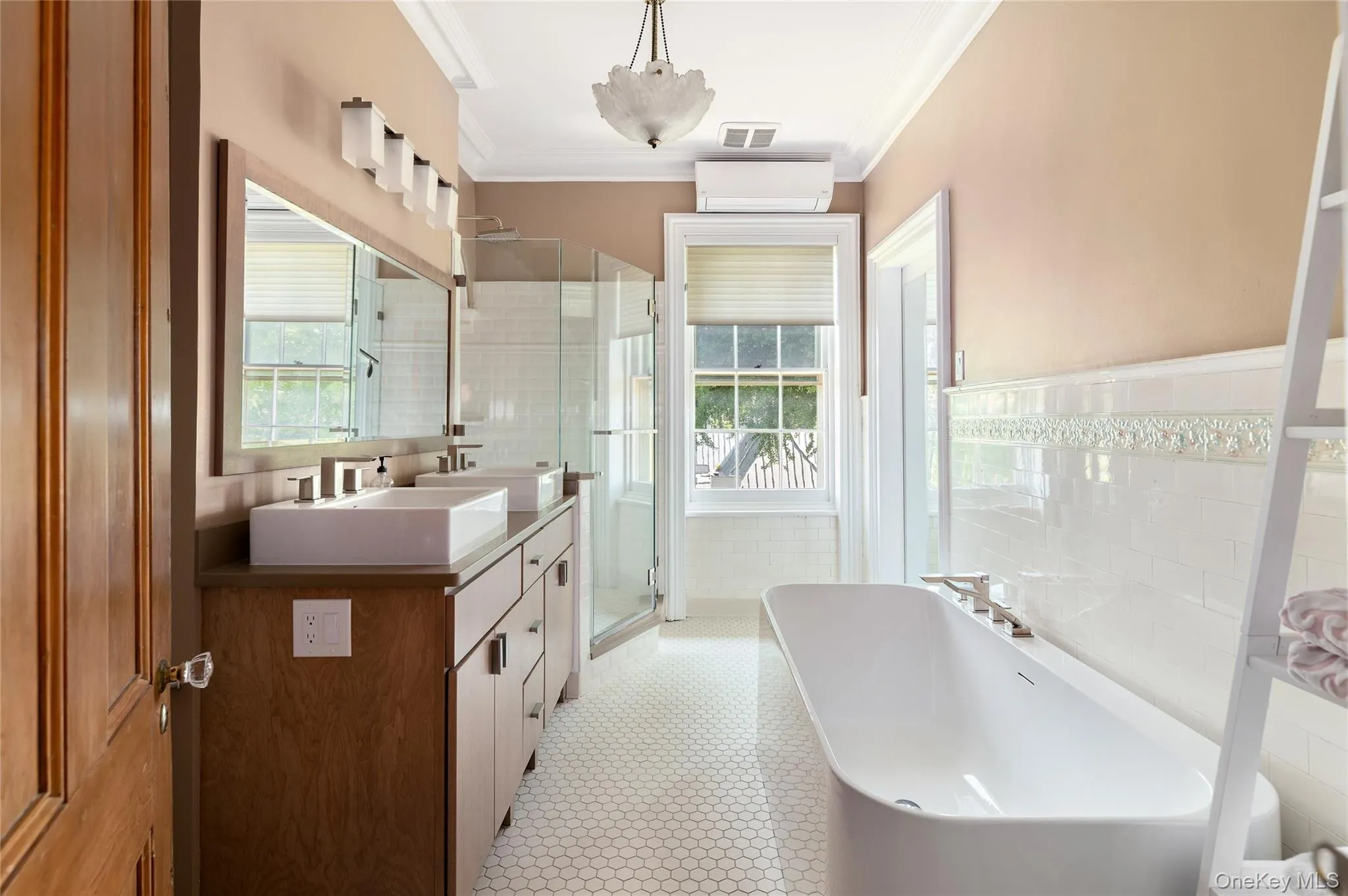 Double vanity, quartz counters, soaking tub. Double vanity, quartz counters, soaking tub.