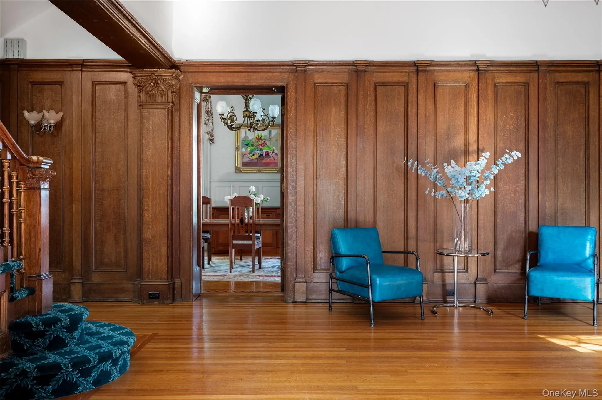Inlaid and parquet floors, full-height wainscoting. Inlaid and parquet floors, full-height wainscoting.