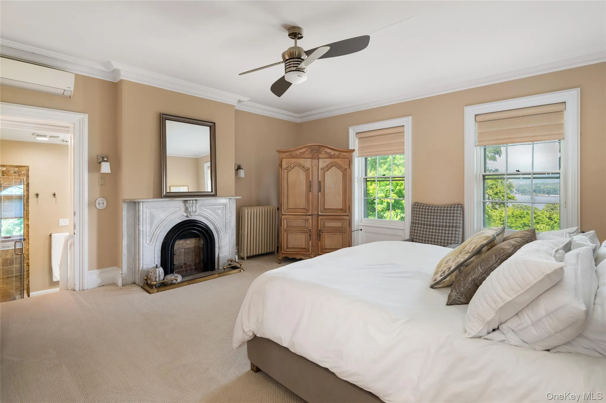 Marble fireplace, river views. Marble fireplace, river views.